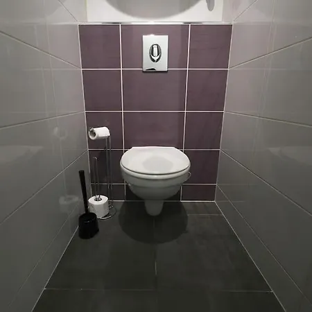 Studio#106 A La Frontiere Du Luxembourg, Stationnement Gratuit * Knutange